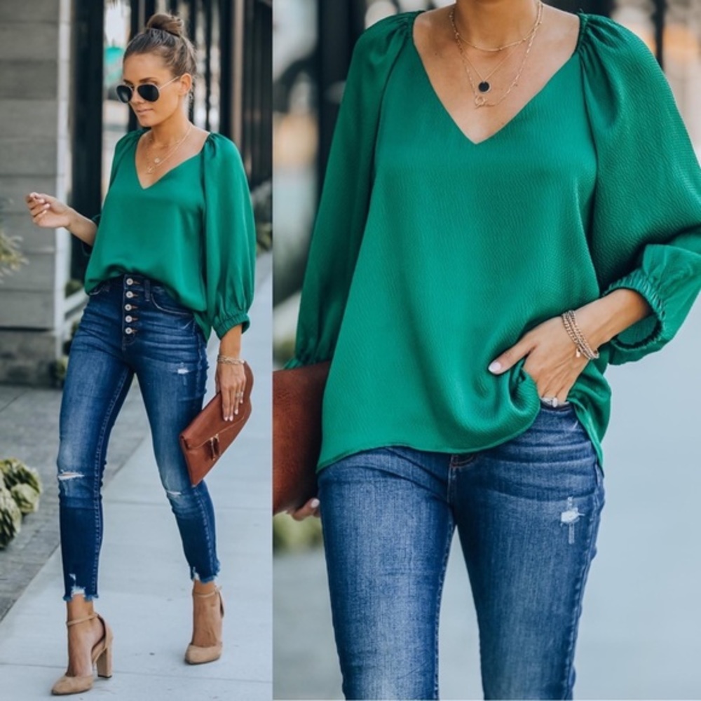 Vici One Kiss Textured Satin Blouse - Hunter Green